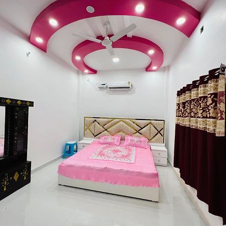 ホテル Shreenathji Haveli Naimisharanya エクステリア 写真