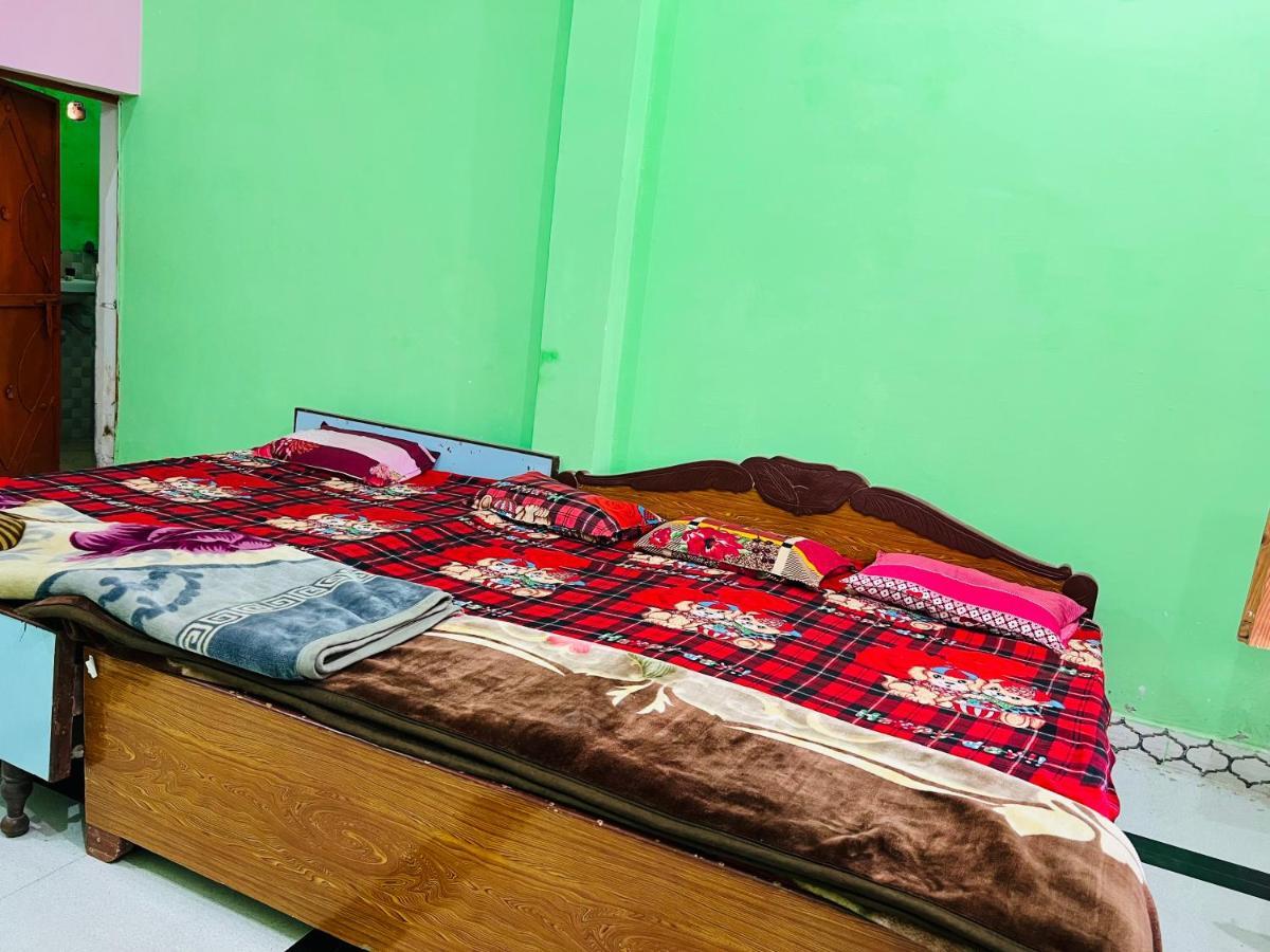 ホテル Shreenathji Haveli Naimisharanya エクステリア 写真