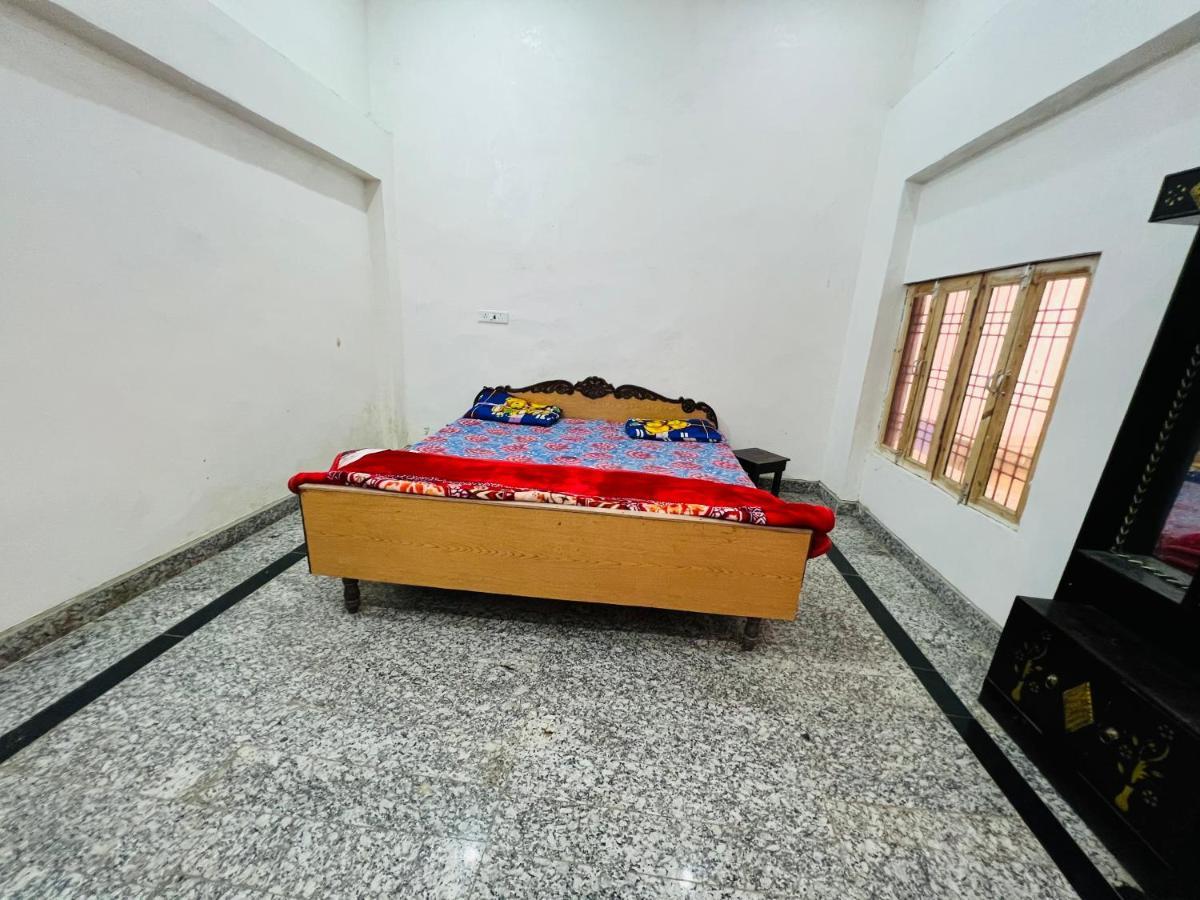 ホテル Shreenathji Haveli Naimisharanya エクステリア 写真