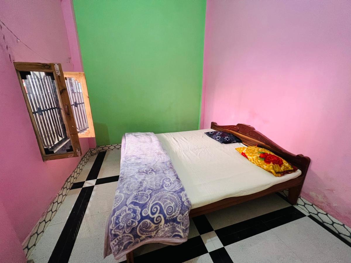ホテル Shreenathji Haveli Naimisharanya エクステリア 写真
